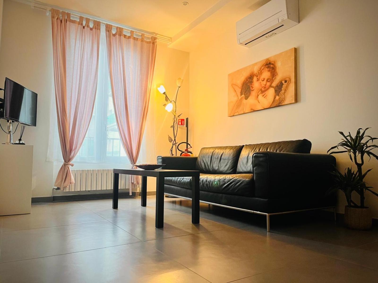ורבאניה Nice Apartments In The Historic Center מראה חיצוני תמונה